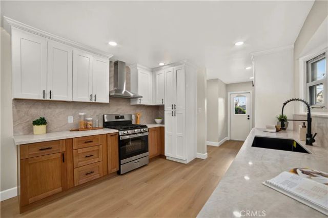 8713 S 7th Avenue, Inglewood, CA 90305
