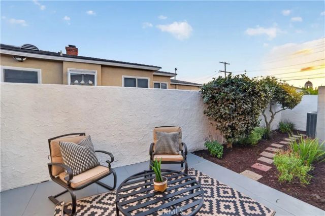 8713 S 7th Avenue, Inglewood, CA 90305