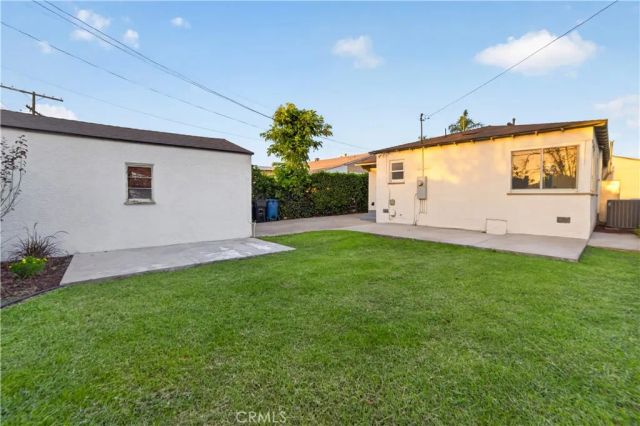 8713 S 7th Avenue, Inglewood, CA 90305