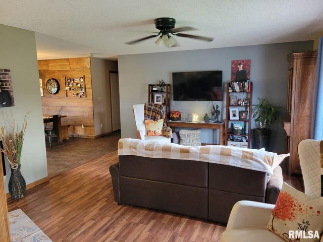 168 290TH Street, West Branch, IA 52358