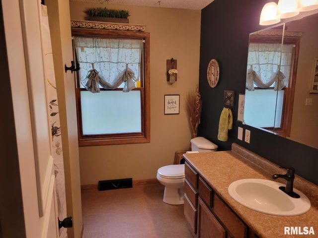 168 290TH Street, West Branch, IA 52358