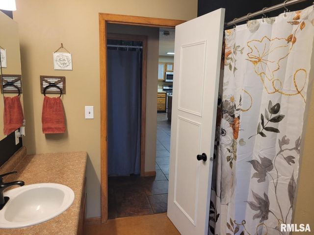 168 290TH Street, West Branch, IA 52358