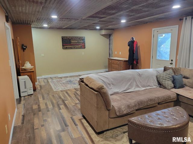 168 290TH Street, West Branch, IA 52358