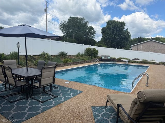 49645 Mccoy Avenue, East Liverpool, OH 43920