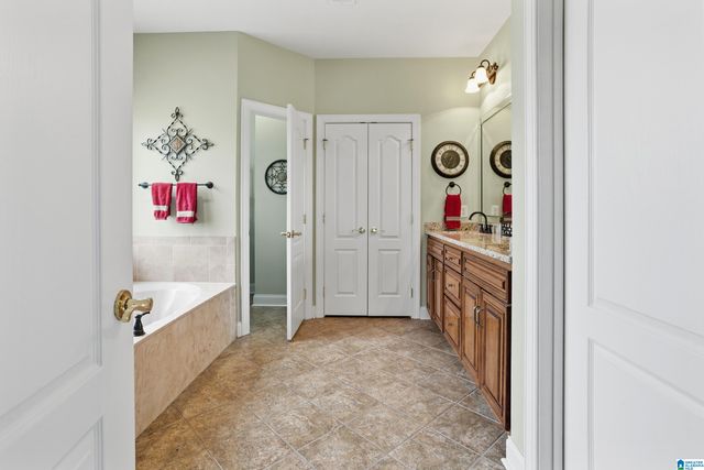 1260 OVERBROOK CIRCLE, Morris, AL 35116