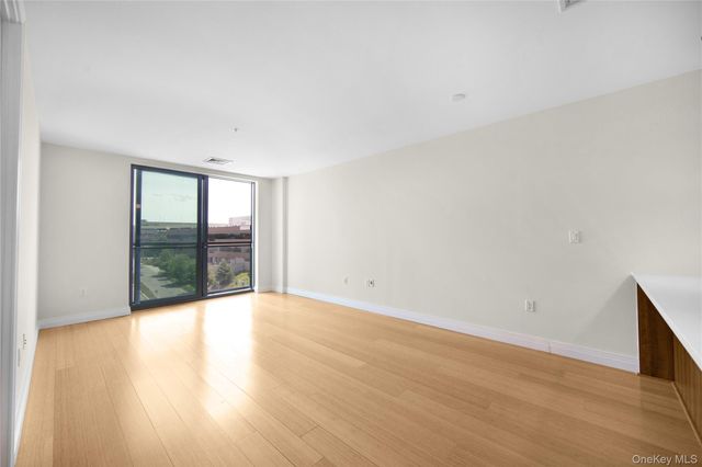 701 Ridge Hill Boulevard 9N, Yonkers, NY 10710