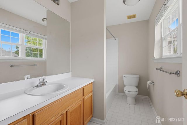 9 Bridgepointe Drive, Old Bridge, NJ 08857