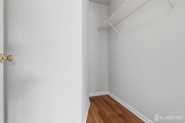 9 Bridgepointe Drive, Old Bridge, NJ 08857