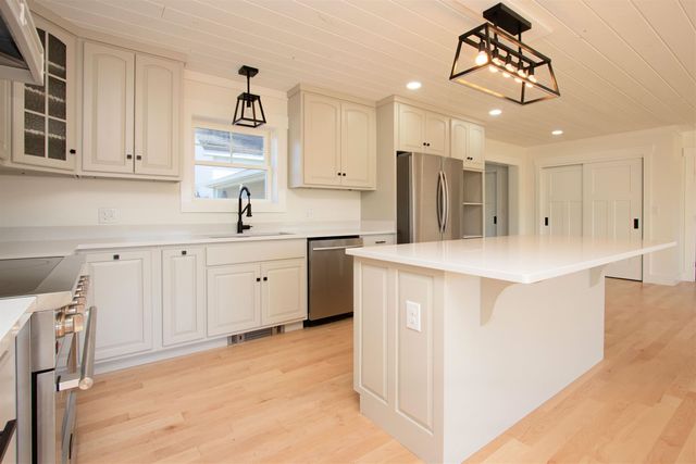 1374 Old Silo Road, Barnet, VT 05819