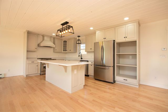 1374 Old Silo Road, Barnet, VT 05819