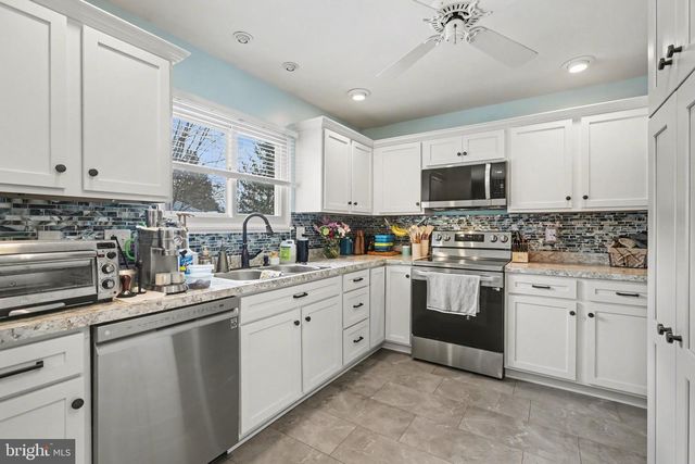 6 AUTUMN DR, Dillsburg, PA 17019