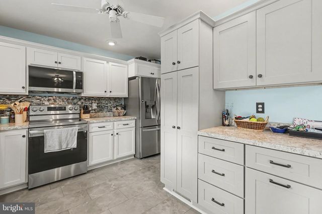 6 AUTUMN DR, Dillsburg, PA 17019