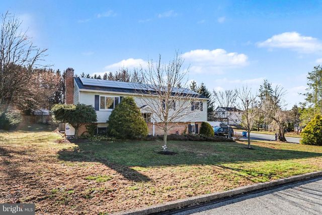 6 AUTUMN DR, Dillsburg, PA 17019