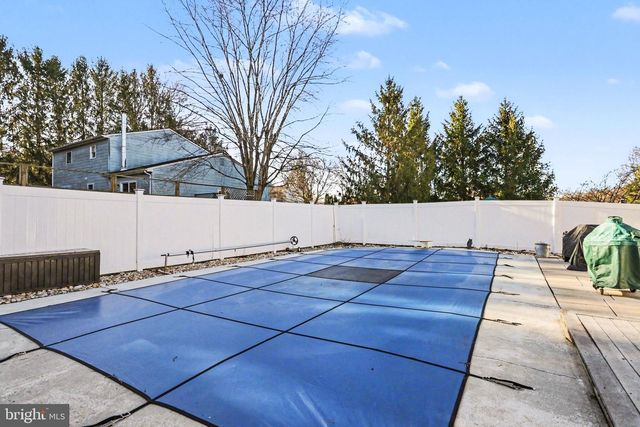 6 AUTUMN DR, Dillsburg, PA 17019