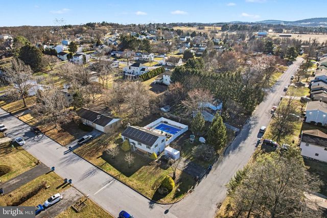 6 AUTUMN DR, Dillsburg, PA 17019