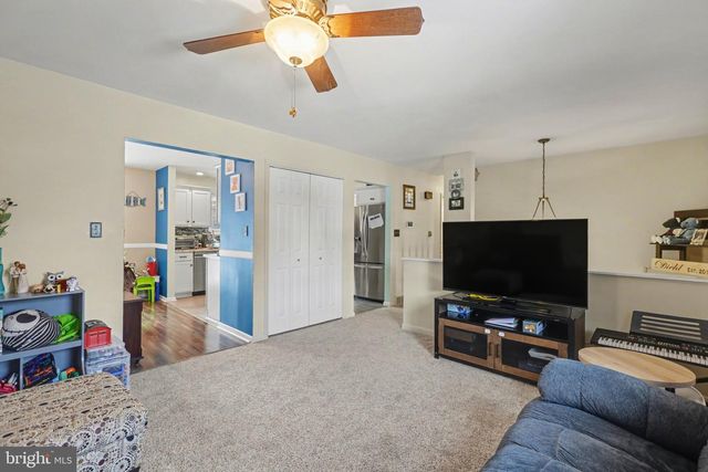 6 AUTUMN DR, Dillsburg, PA 17019