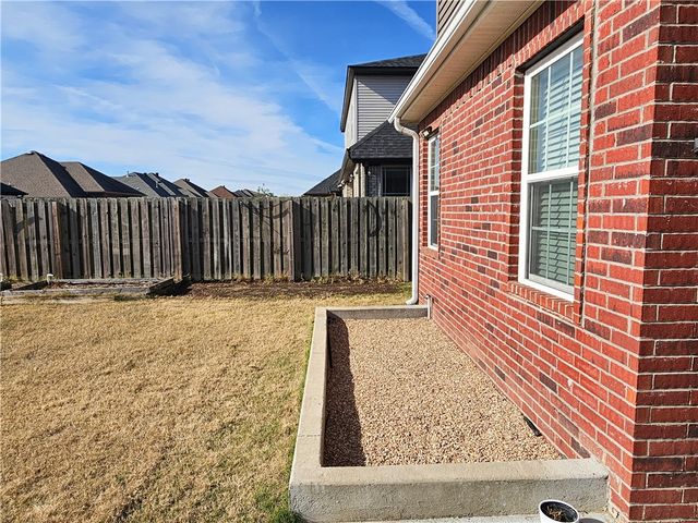 2203 SW Tupelo Avenue, Bentonville, AR 72713