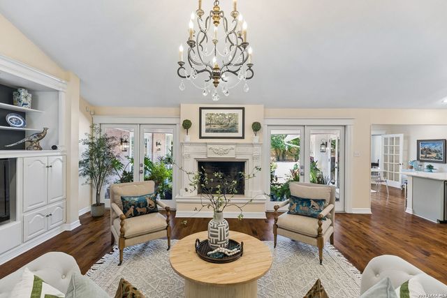 103 TAMWORTH DR, Castle Hills, TX 78213