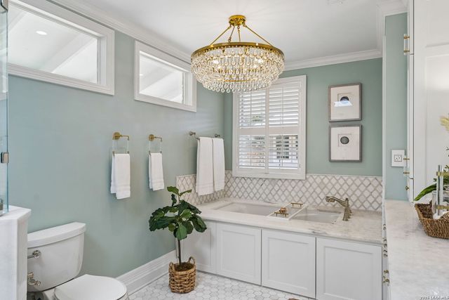 103 TAMWORTH DR, Castle Hills, TX 78213