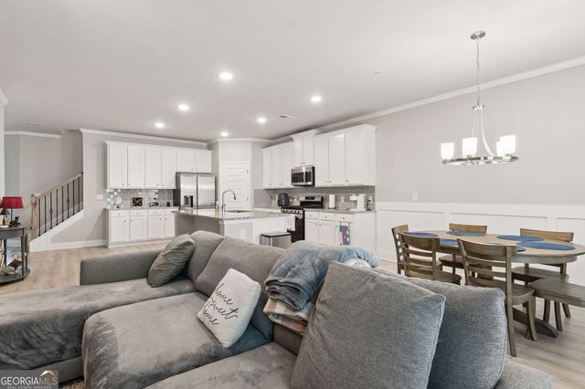 205 Yellowwood Way, Woodstock, GA 30188