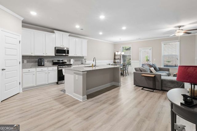 205 Yellowwood Way, Woodstock, GA 30188