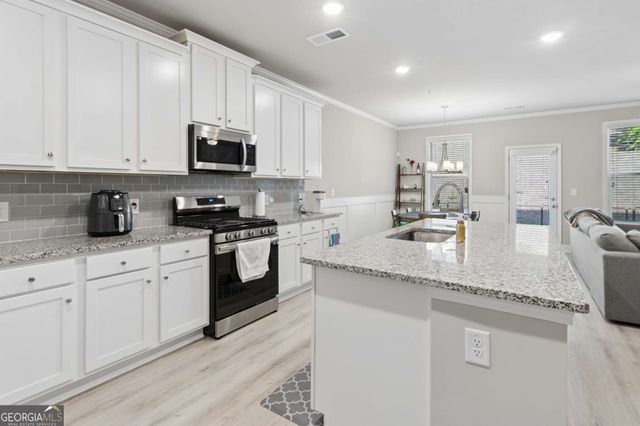 205 Yellowwood Way, Woodstock, GA 30188