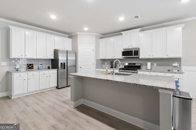 205 Yellowwood Way, Woodstock, GA 30188