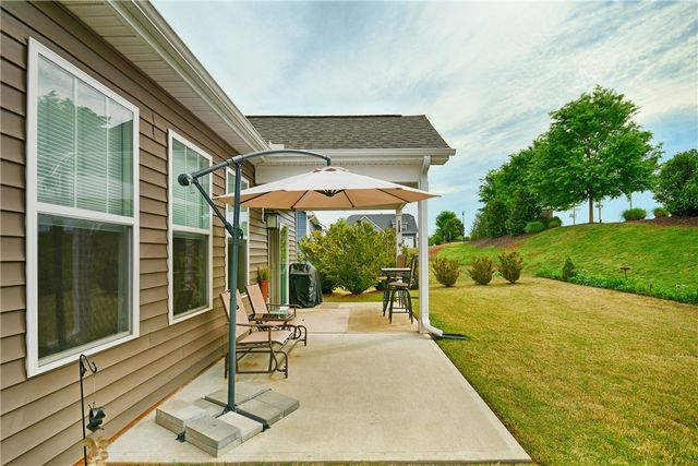 105 Foxbank Circle, Greer, SC 29651