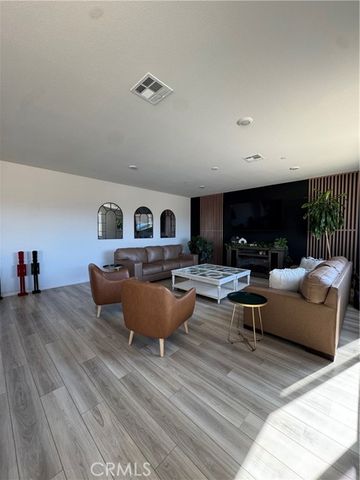 19553 Hanging Rock Road, Lake Elsinore, CA 92532