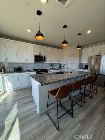 19553 Hanging Rock Road, Lake Elsinore, CA 92532