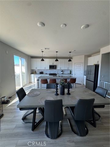 19553 Hanging Rock Road, Lake Elsinore, CA 92532