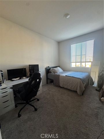 19553 Hanging Rock Road, Lake Elsinore, CA 92532