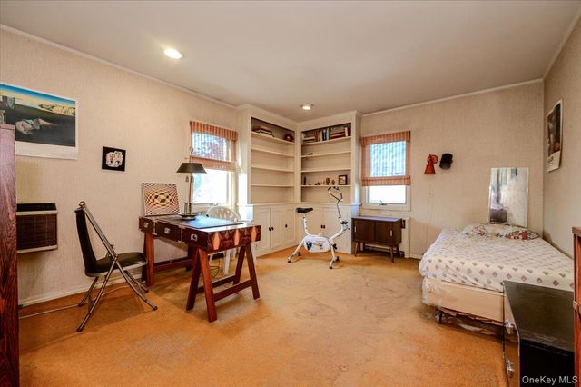 1080 Roselle Place, Woodmere, NY 11598