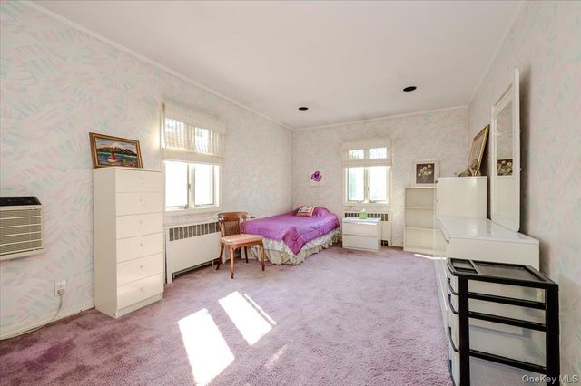 1080 Roselle Place, Woodmere, NY 11598