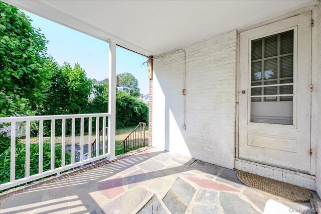 1080 Roselle Place, Woodmere, NY 11598