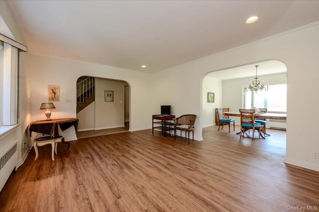 1080 Roselle Place, Woodmere, NY 11598