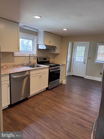 222 W UNION ST, Burlington, NJ 08016