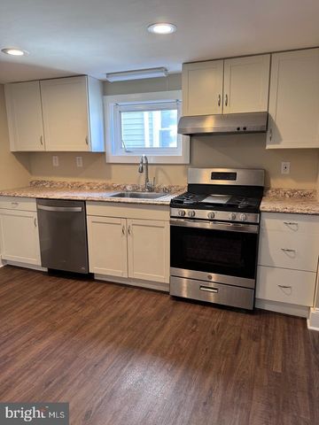 222 W UNION ST, Burlington, NJ 08016