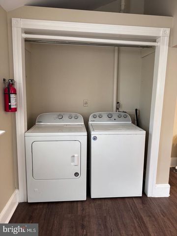 222 W UNION ST, Burlington, NJ 08016