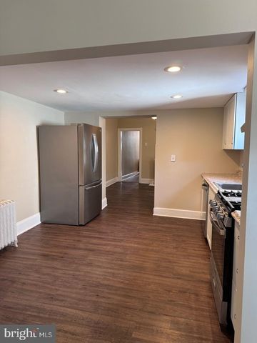 222 W UNION ST, Burlington, NJ 08016