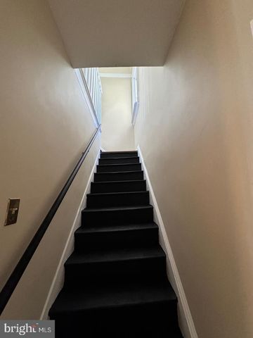 222 W UNION ST, Burlington, NJ 08016