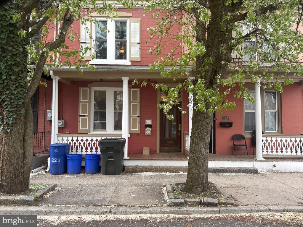 222 W UNION ST, Burlington, NJ 08016