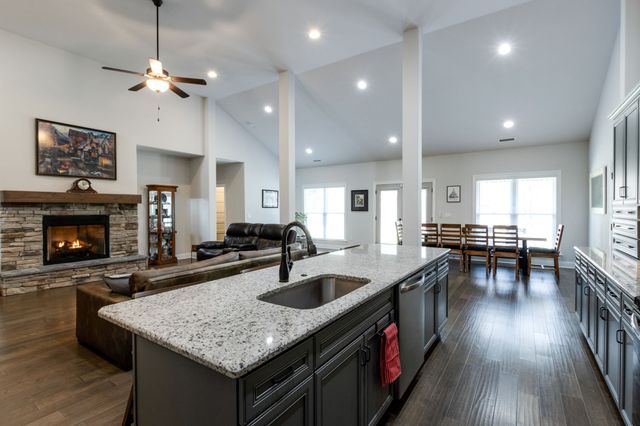 305 McClaran Pl, Murfreesboro, TN 37129