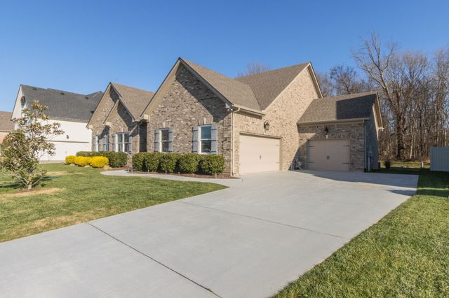 305 McClaran Pl, Murfreesboro, TN 37129
