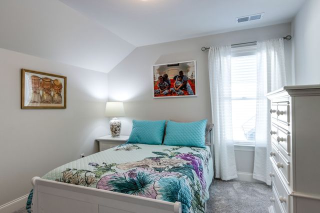 305 McClaran Pl, Murfreesboro, TN 37129