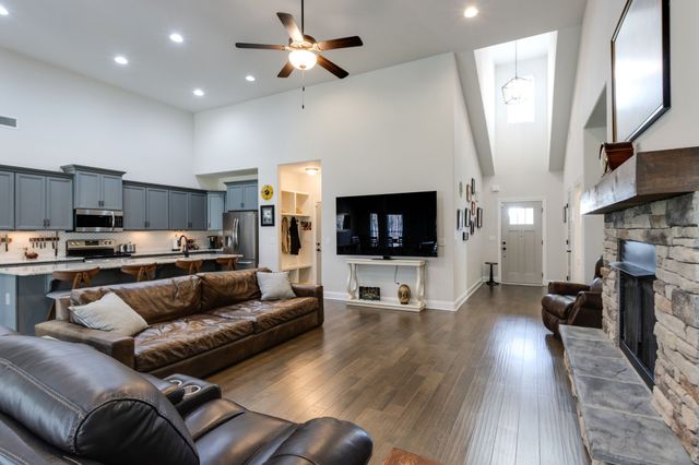 305 McClaran Pl, Murfreesboro, TN 37129