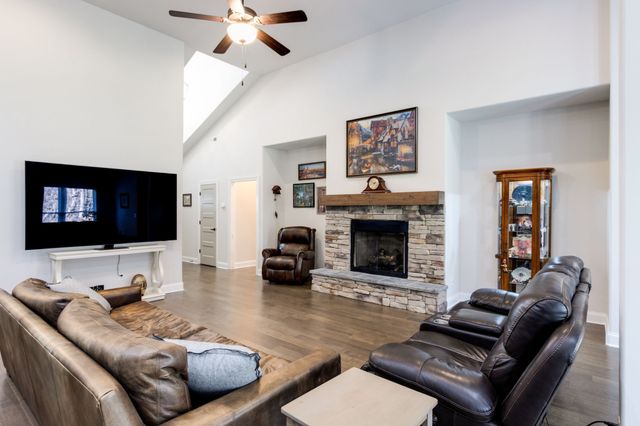 305 McClaran Pl, Murfreesboro, TN 37129