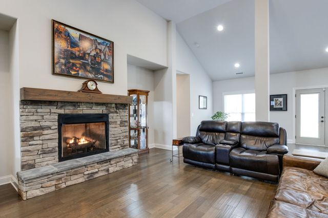 305 McClaran Pl, Murfreesboro, TN 37129