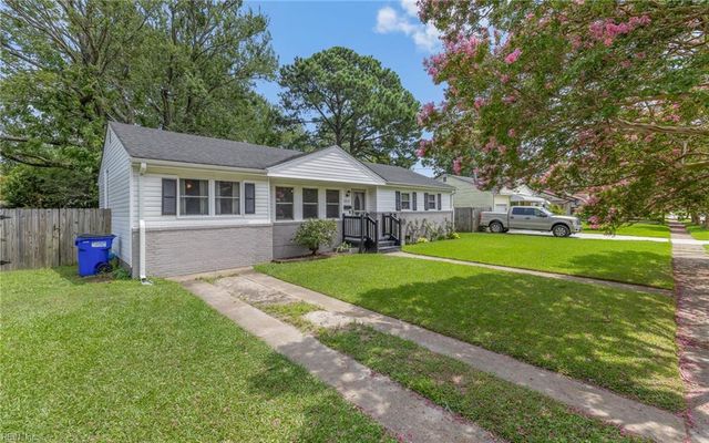 8020 Meadow Creek RD, Norfolk, VA 23518