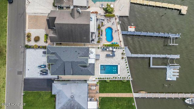161 Bay Stream Drive, Toms River, NJ 08753